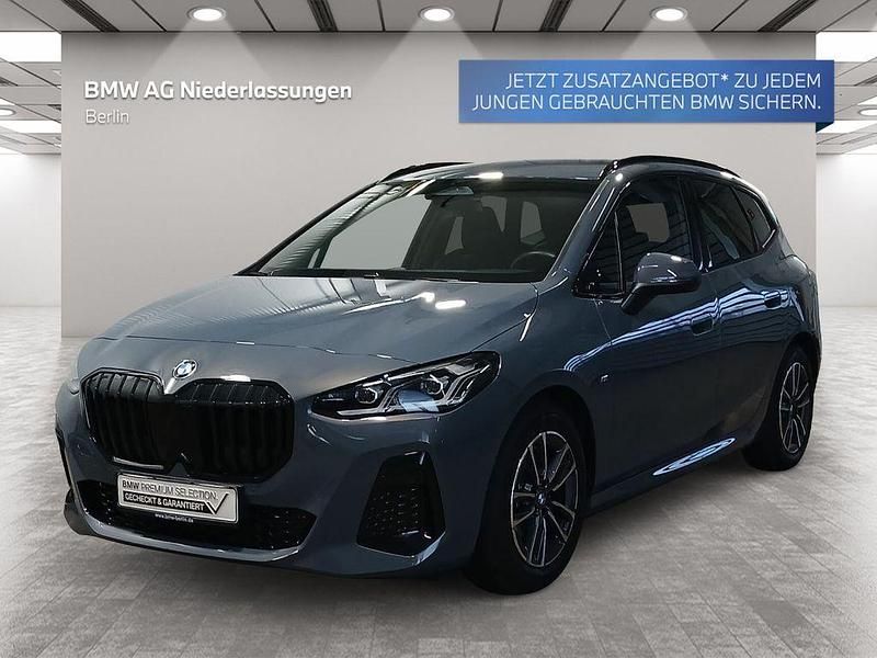 Grau Gebraucht 2024 BMW 220 Active Tourer Luxury Line Van / Kleinbus | 34.880 € (Teuer) - Bild 1/2