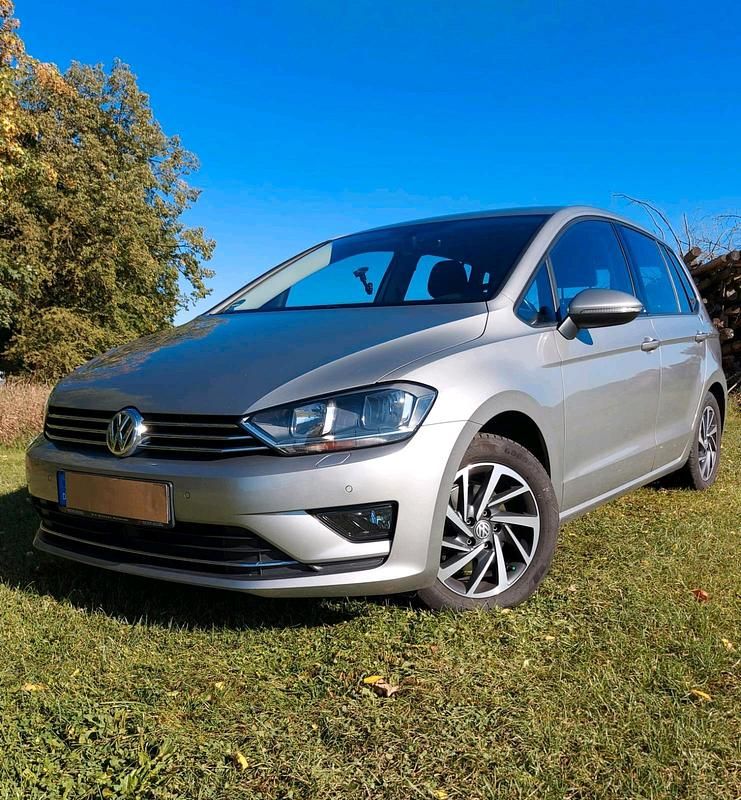 Grau Gebraucht 2017 VW Golf Sportsvan Van / Kleinbus | 11.900 € (Fairer Preis) - Bild 1/4