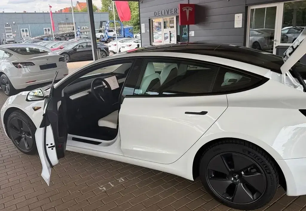 Usado Tesla Model 3 208 kW (283 CV) 2022 Blanco Berlina
