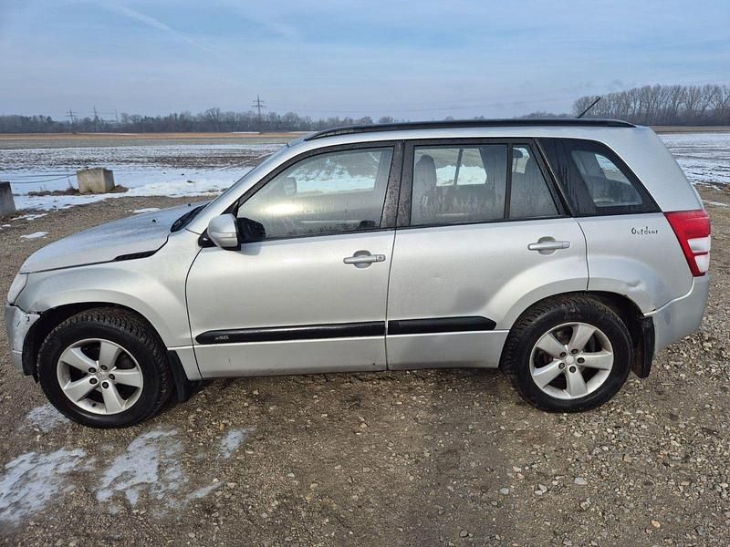 Gebraucht Suzuki Grand Vitara Comfort 129 PS (94 kW) 2012 Grau SUV