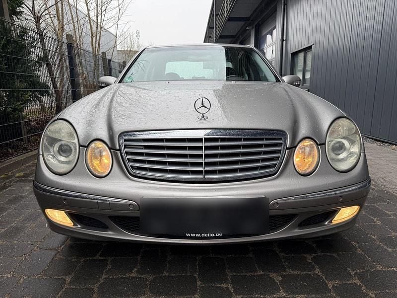 Gebraucht Mercedes E270 176 PS (129 kW) 2002 Grau Limousine