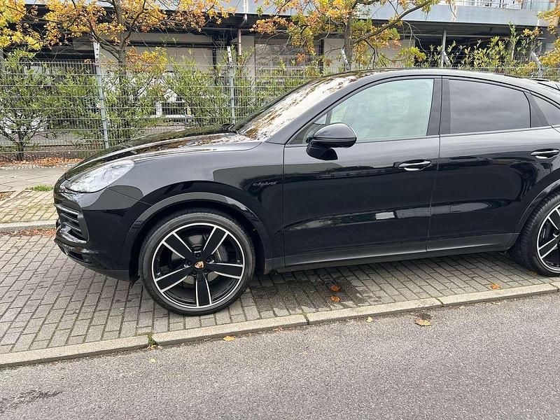 Schwarz Gebraucht 2022 Porsche Cayenne Platinum Edition SUV | 69.990 € - Bild 1/4