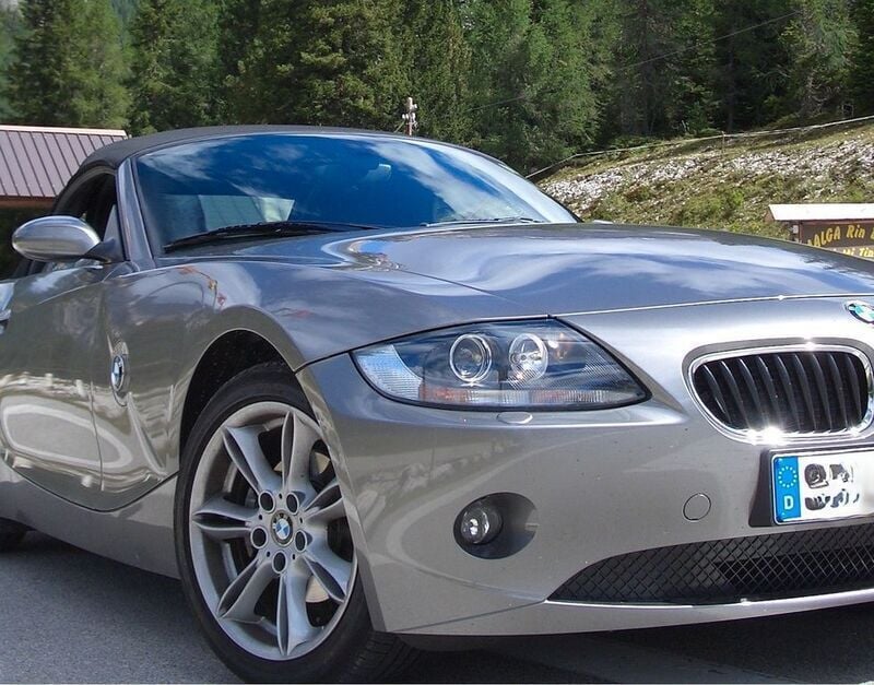 Grau Gebraucht 2005 BMW Z4 Sport Line Cabrio | 14.900 € (Fairer Preis) - Bild 1/4