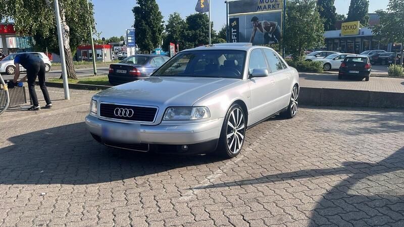 Silber Gebraucht 2000 Audi A8 Limousine | 4.950 € (Fairer Preis) - Bild 1/4