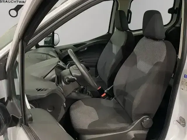 Używany Ford Transit 101 KM (74 kW) 2019 Biały Kombi