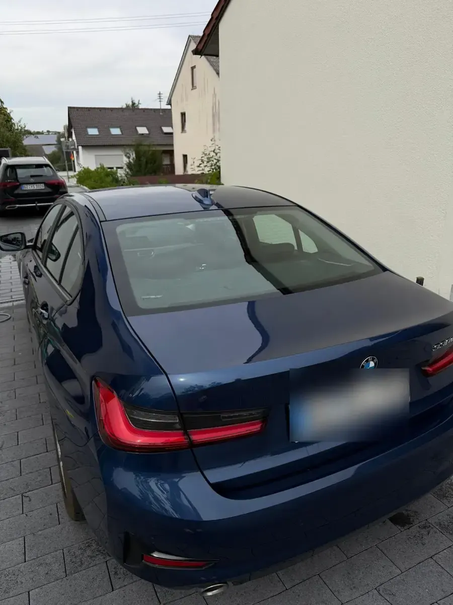 Gebraucht BMW 330e 292 PS (214 kW) 2020 Blau Limousine