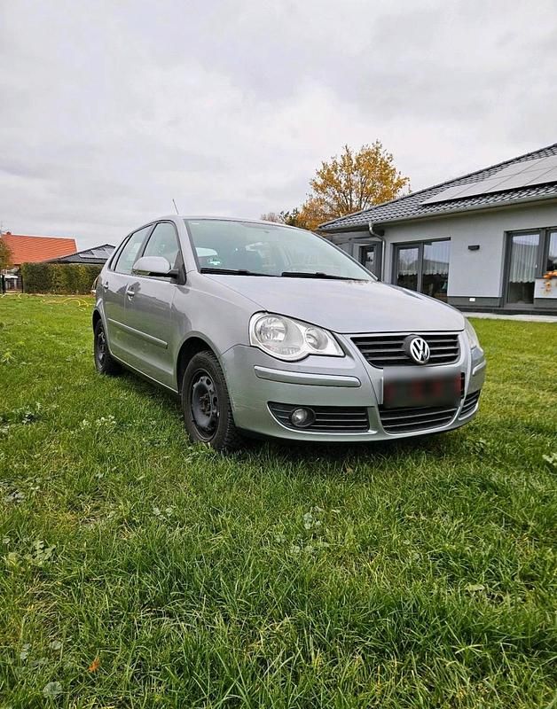 Grau Gebraucht 2008 VW Polo Limousine | 3.200 € (Fairer Preis) - Bild 1/4