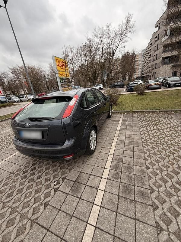 Gebraucht Ford Focus 105 PS (77 kW) 2006 Grau Limousine