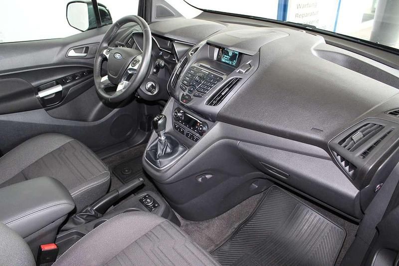 Gebraucht Ford Tourneo Connect Titanium 120 PS (88 kW) 2017 Iridiumschwarz metallic Van / Kleinbus