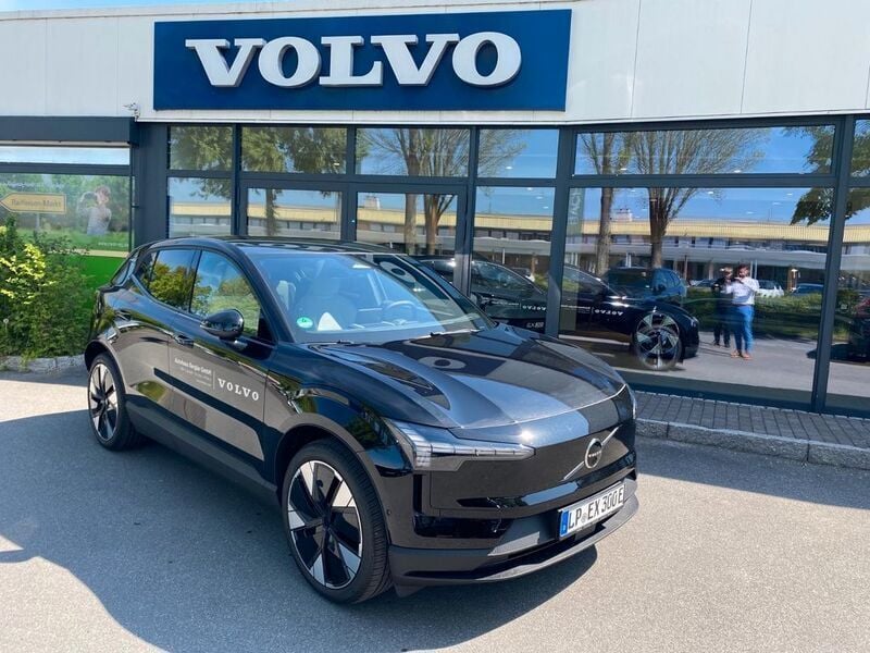Schwarz Gebraucht 2025 Volvo EX30 Ultra SUV | 42.900 € (Superpreis) - Bild 1/4