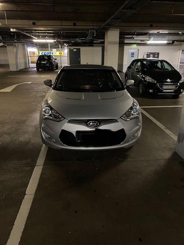 Gebraucht Hyundai Veloster Style 140 PS (102 kW) 2012 Silber Kleinwagen