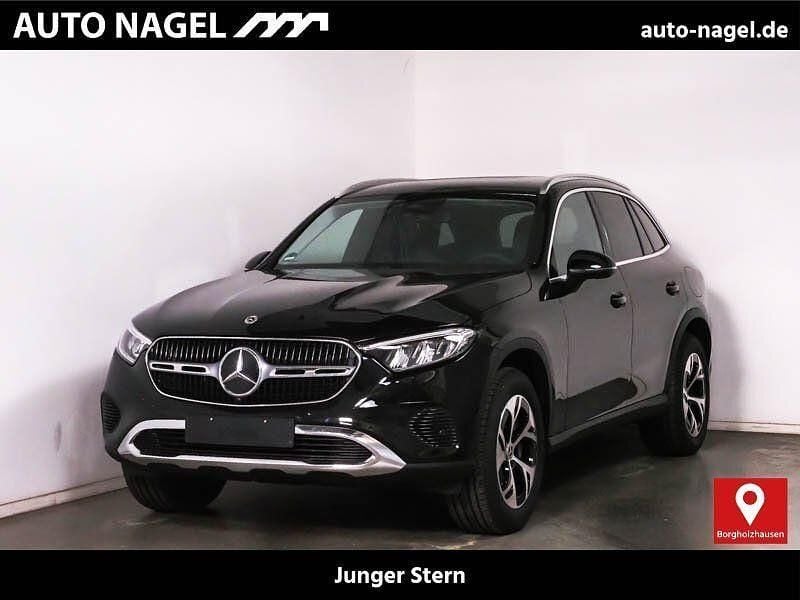 Schwarz Gebraucht 2024 Mercedes GLC300e Avantgarde SUV | 58.470 € (Guter Preis) - Bild 1/4