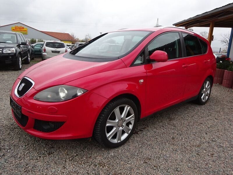 Rot Gebraucht 2009 Seat Altea Comfort Van / Kleinbus | 1.900 € (Superpreis) - Bild 1/4