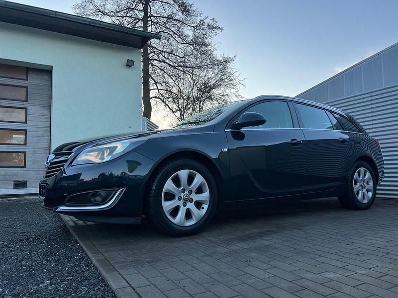 Gebraucht Opel Insignia Edition 140 PS (102 kW) 2014 Grün Kombi