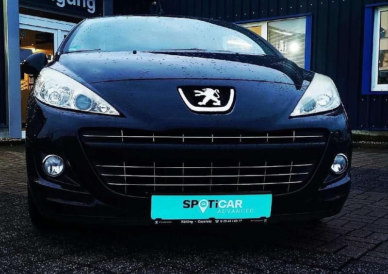 Schwarz Gebraucht 2011 Peugeot 207 Platinum Cabrio | 6.990 € (Teuer) - Bild 1/4