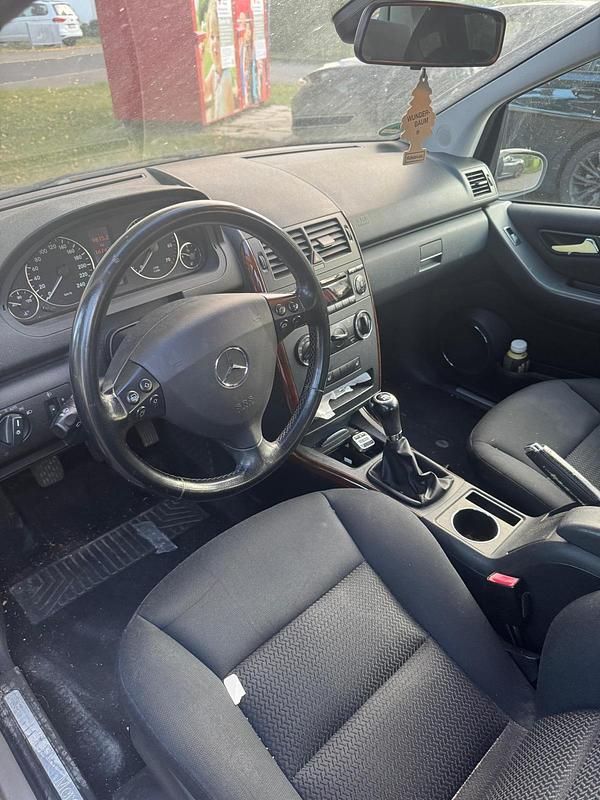 Beige Gebraucht 2005 Mercedes A200 Kleinwagen | 1.300 € (Superpreis) - Bild 1/3