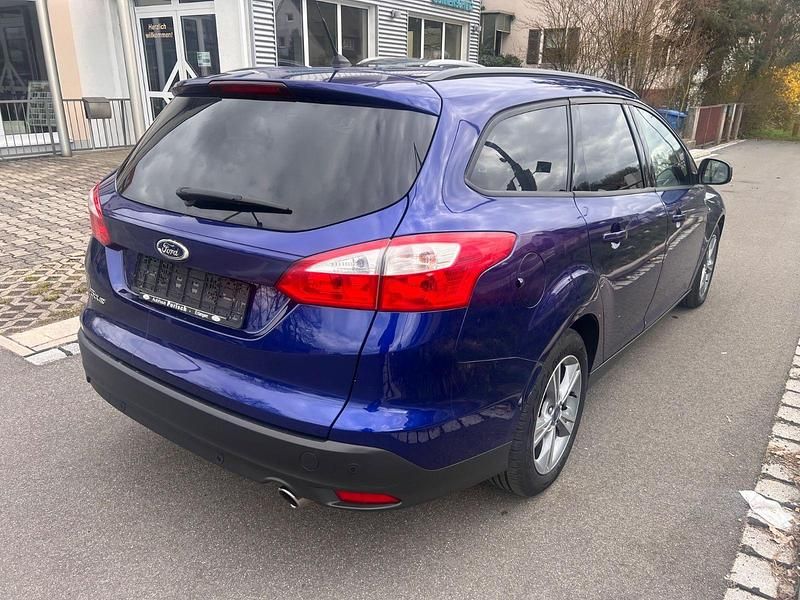 Gebraucht Ford Focus SYNC Edition 140 PS (102 kW) 2014 Blau Kombi