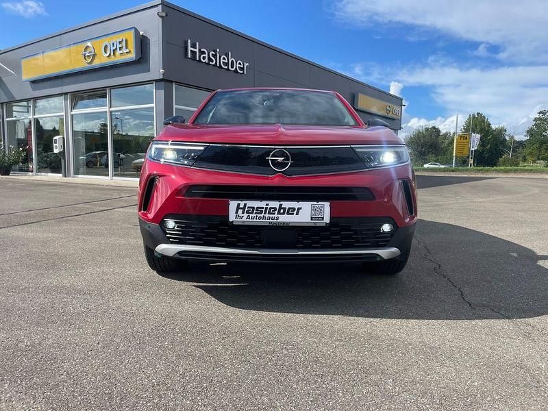 Rot Gebraucht 2021 Opel Mokka-e Ultimate SUV | 16.500 € (Teuer) - Bild 1/4