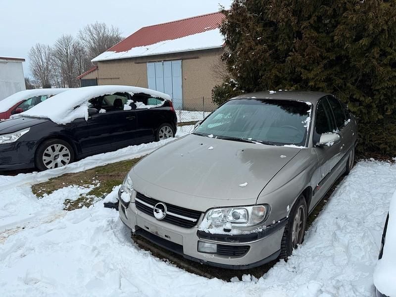 Andere farben Gebraucht 1997 Opel Omega Limousine | 1.000 € - Bild 1/4