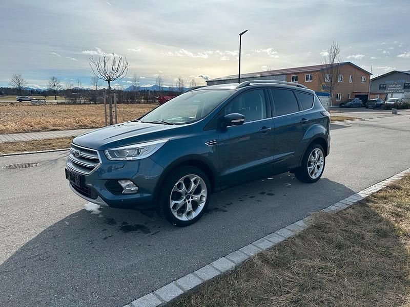 Second-hand Ford Kuga 150 CP (110 kW) 2019 Albastru SUV