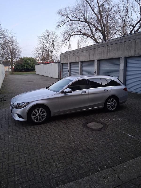 Gebraucht Mercedes C200 150 PS (110 kW) 2018 Silber Kombi