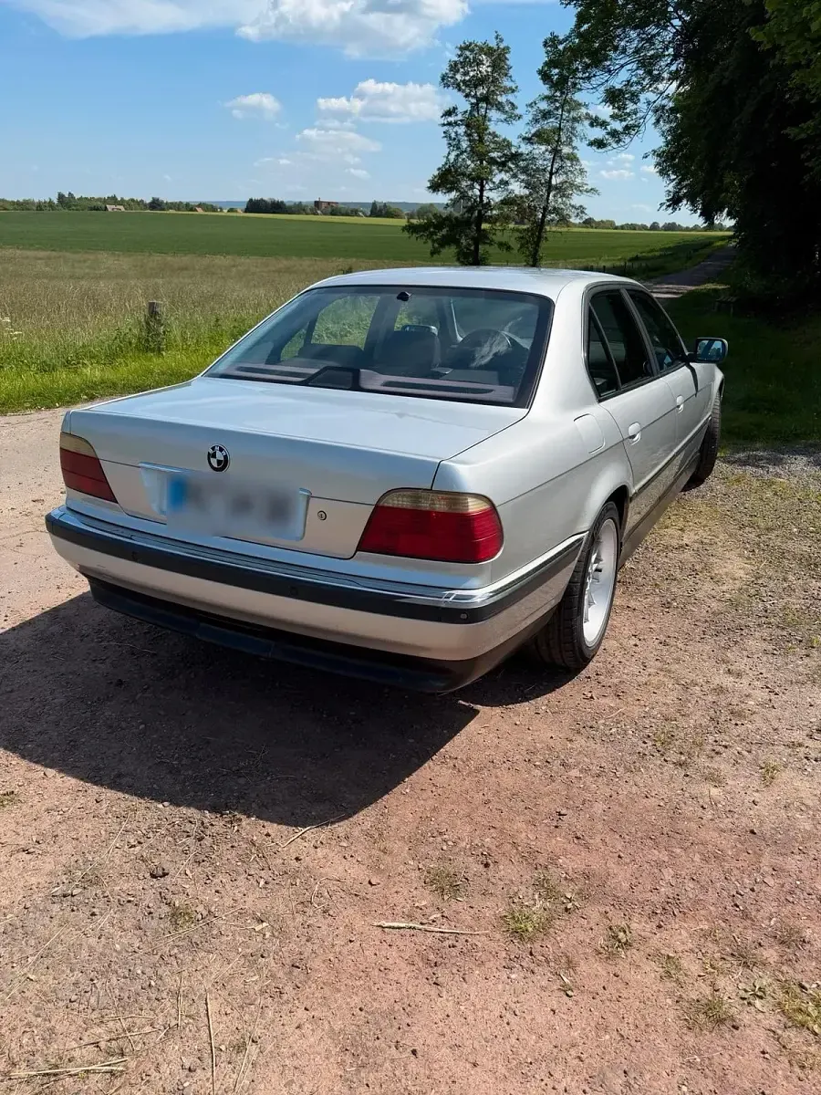 Gebraucht BMW 728 193 PS (141 kW) 1998 Silber Limousine