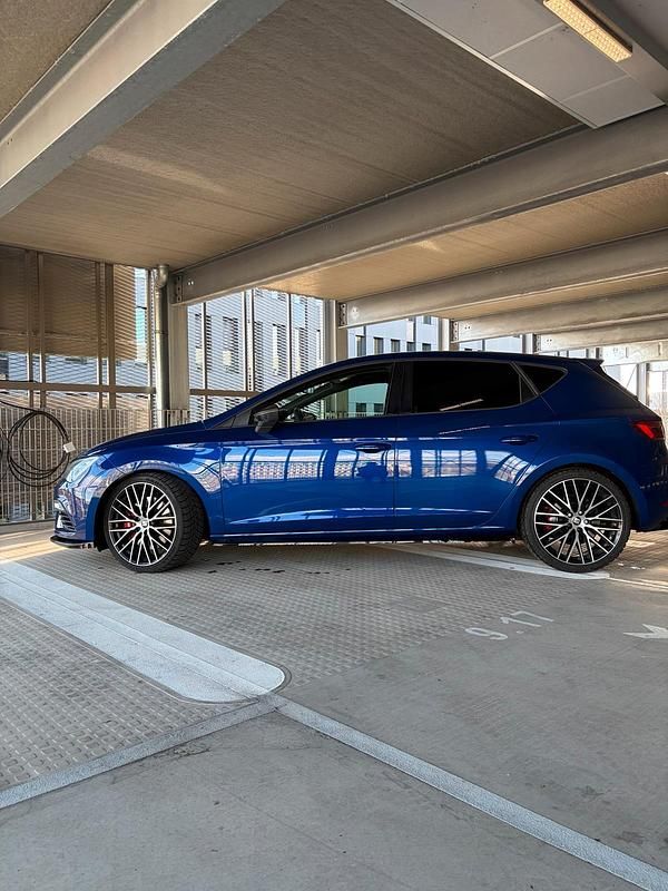 Gebraucht Seat Leon Beats 300 PS (220 kW) 2018 Blau Limousine