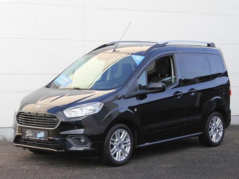 Gebraucht Ford Tourneo Courier Titanium 101 PS (74 kW) 2018 Schwarz Van / Kleinbus