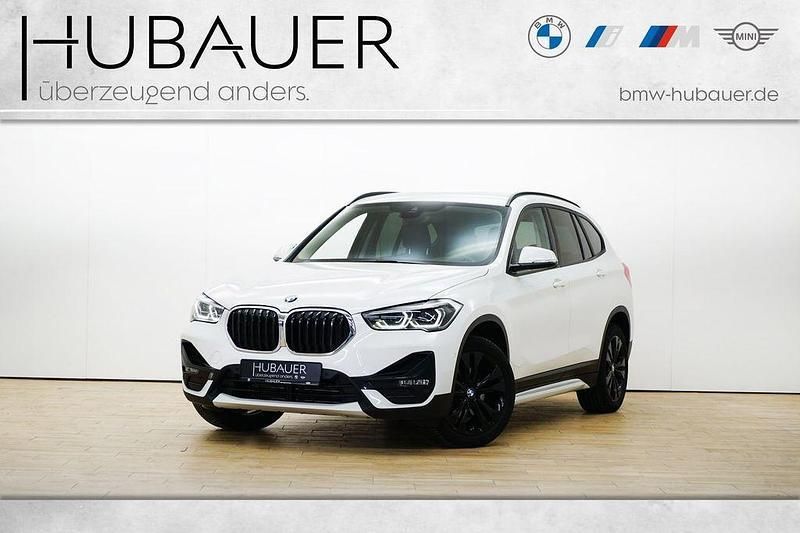Weiß Gebraucht 2021 BMW X1 Sport Line SUV | 23.990 € (Fairer Preis) - Bild 1/4