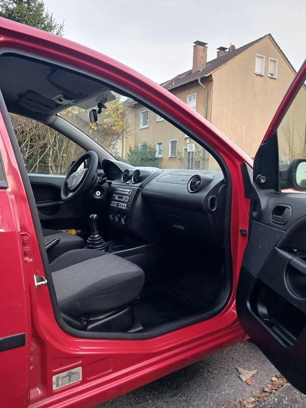 Gebraucht Ford Fiesta Ghia 68 PS (50 kW) 2005 Rot Kleinwagen