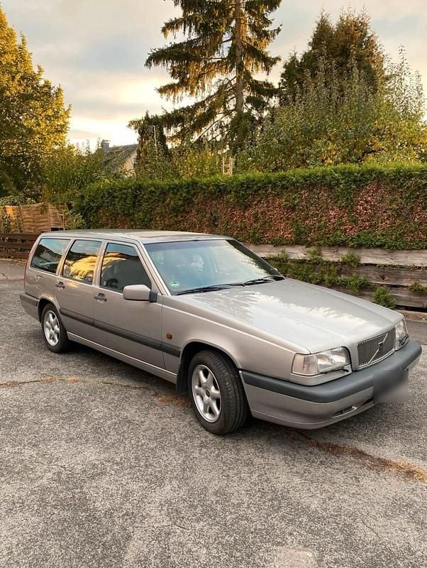Second-hand Volvo 850 140 CP (102 kW) 1993 Argintiu Break
