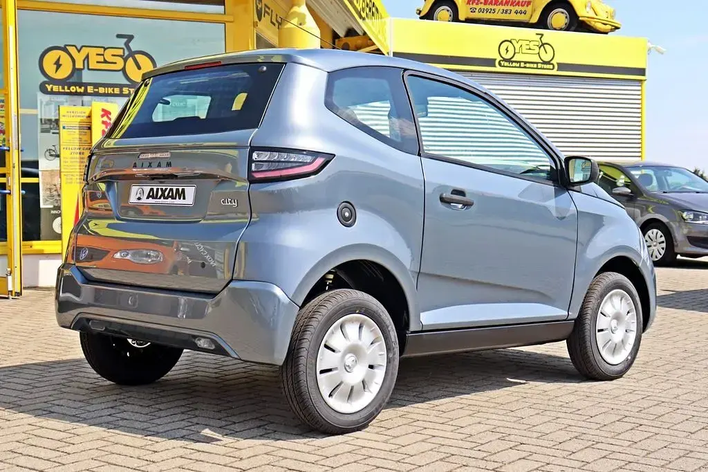 Ny Aixam AMBITION Pack 2026 Grå Hatchback