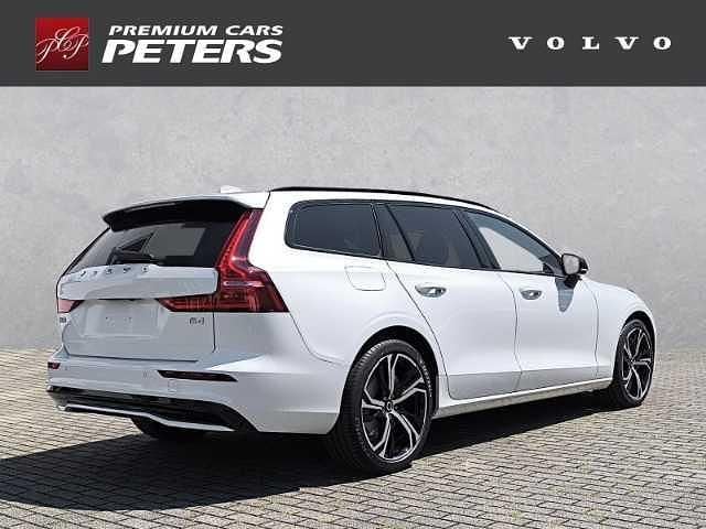 Gebraucht Volvo V60 145 PS (106 kW) 2024 Kombi