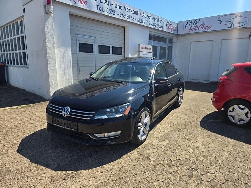 Schwarz Gebraucht 2012 VW Passat Highline Limousine | 6.990 € (Fairer Preis) - Bild 1/4