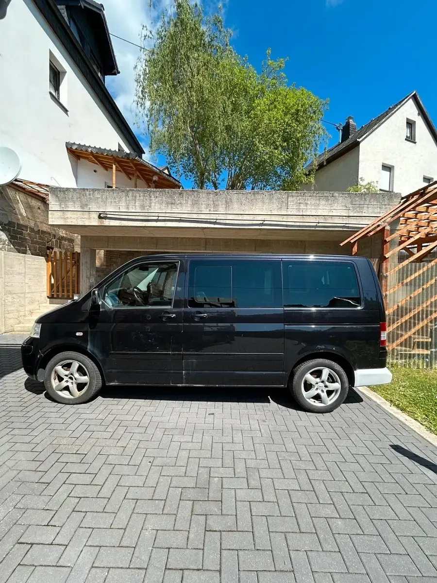 Gebraucht VW T5 102 PS (75 kW) 2008 Schwarz Van