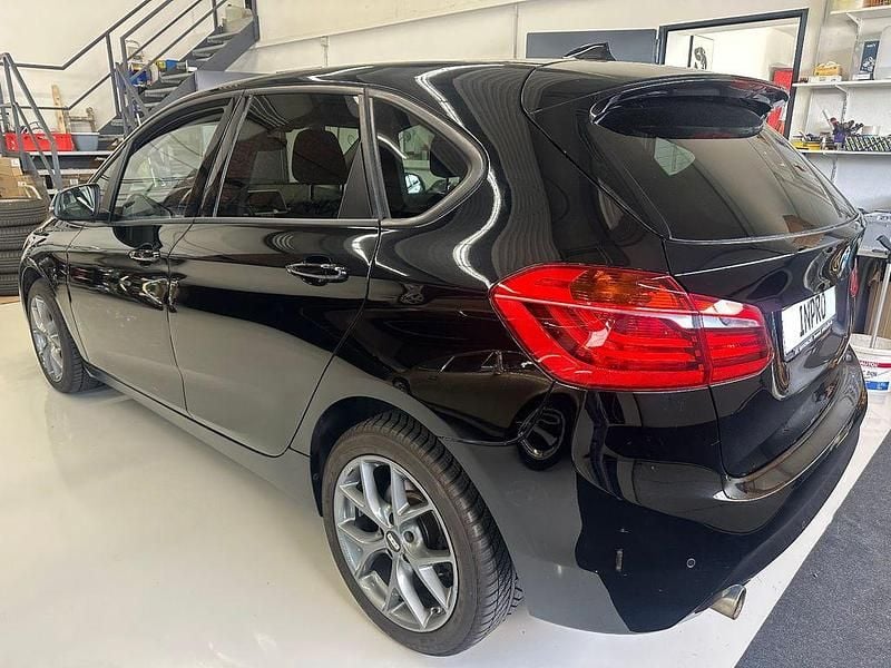 Gebraucht BMW 216 Active Tourer Sport Line 116 PS (85 kW) 2015 Schwarz Van / Kleinbus