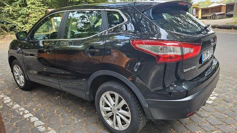 Grau Gebraucht 2014 Nissan Qashqai 360º SUV | 8.600 € (Guter Preis) - Bild 1/4