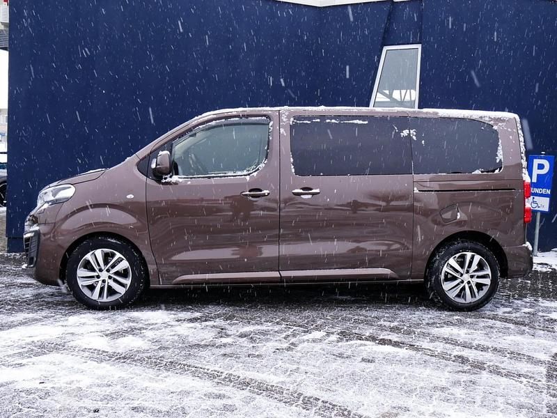 Gebraucht Peugeot Traveller Allure 177 PS (130 kW) 2017 Braun Van / Kleinbus