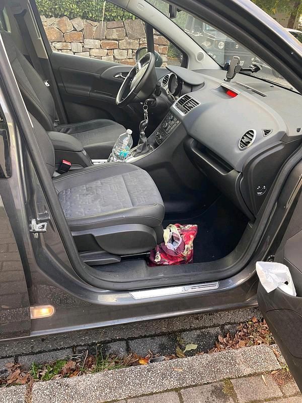 Gebraucht Opel Meriva 95 PS (69 kW) 2011 Grau Van / Kleinbus