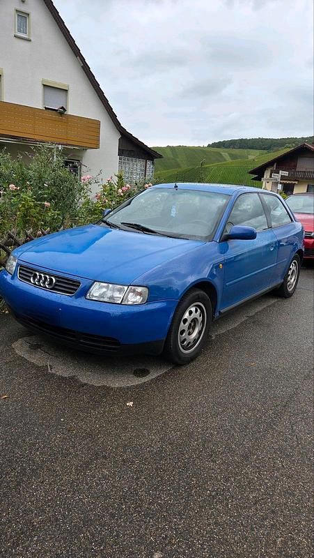 Blau Gebraucht 1998 Audi A3 Limousine | 750 € (Guter Preis) - Bild 1/4