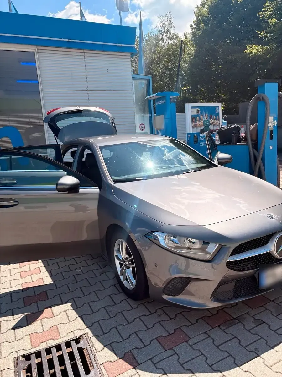 Gebraucht Mercedes A160 109 PS (80 kW) 2019 Grau Kleinwagen