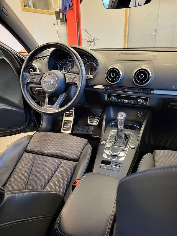 Gebraucht Audi e-tron Sportback S-Line 110 kW (150 PS) 2017 Grau SUV