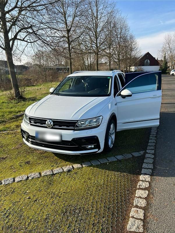 Weiß Gebraucht 2019 VW Tiguan R-line SUV | 24.000 € (Guter Preis) - Bild 1/4