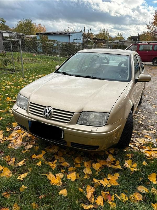 Gelb Gebraucht 2001 VW Bora Limousine | 1.990 € (Fairer Preis) - Bild 1/4