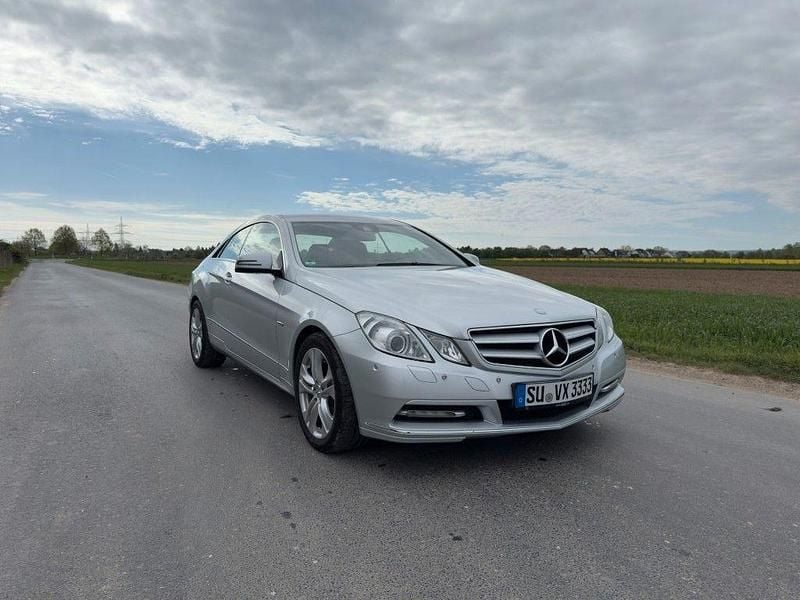 Gebraucht Mercedes E350 Elegance 231 PS (169 kW) 2011 Silber Coupé