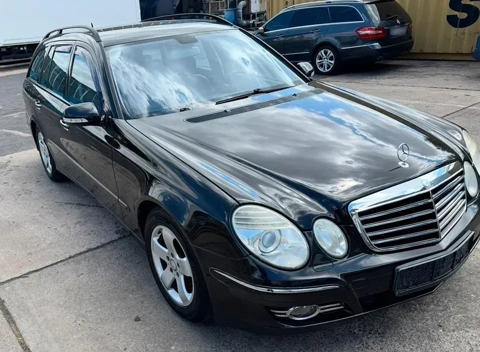 Gebraucht Mercedes E220 170 PS (125 kW) 2006 Schwarz Kombi