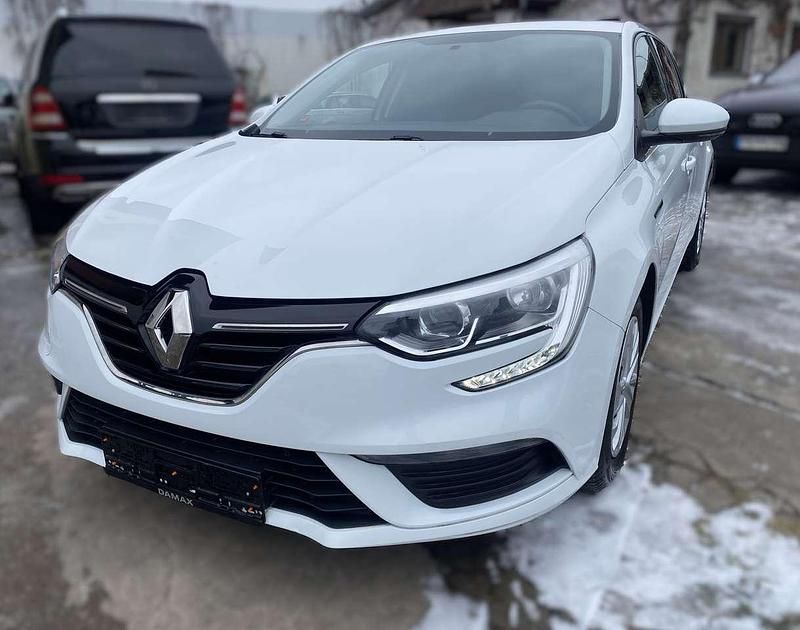 Gebraucht Renault Mégane GrandTour Life 116 PS (85 kW) 2019 Gletscherweiss Kombi