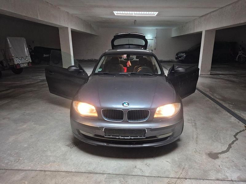 Grau Gebraucht 2007 BMW 118 Performance Kleinwagen | 1.700 € (Superpreis) - Bild 1/4