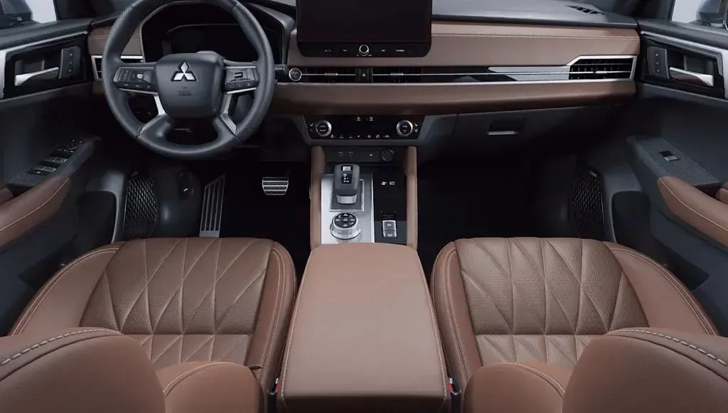 Neu Mitsubishi Outlander P-HEV Top 306 PS (225 kW) 2026 Anden weiß SUV