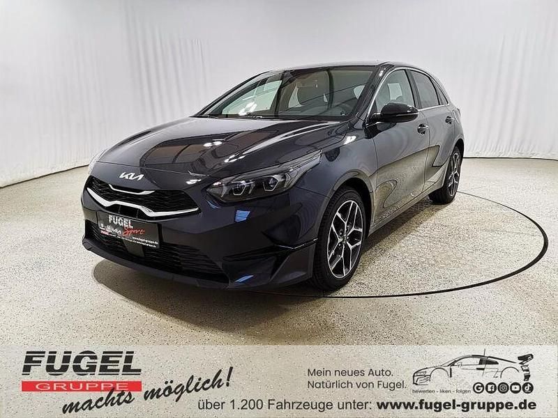 Neu Kia Ceed Style 140 PS (102 kW) 2025 Dark penta metal Kleinwagen